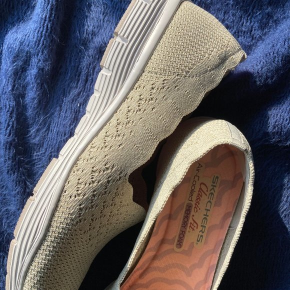 NWOT SKECHERS classic fit Natural size 10 - Picture 4 of 5